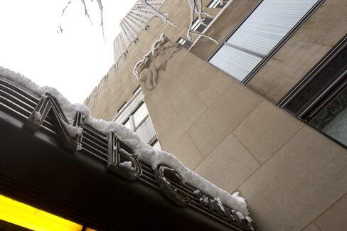 GE Said to Offer $4 Billion of NBC Bonds Issued in Comcast Deal