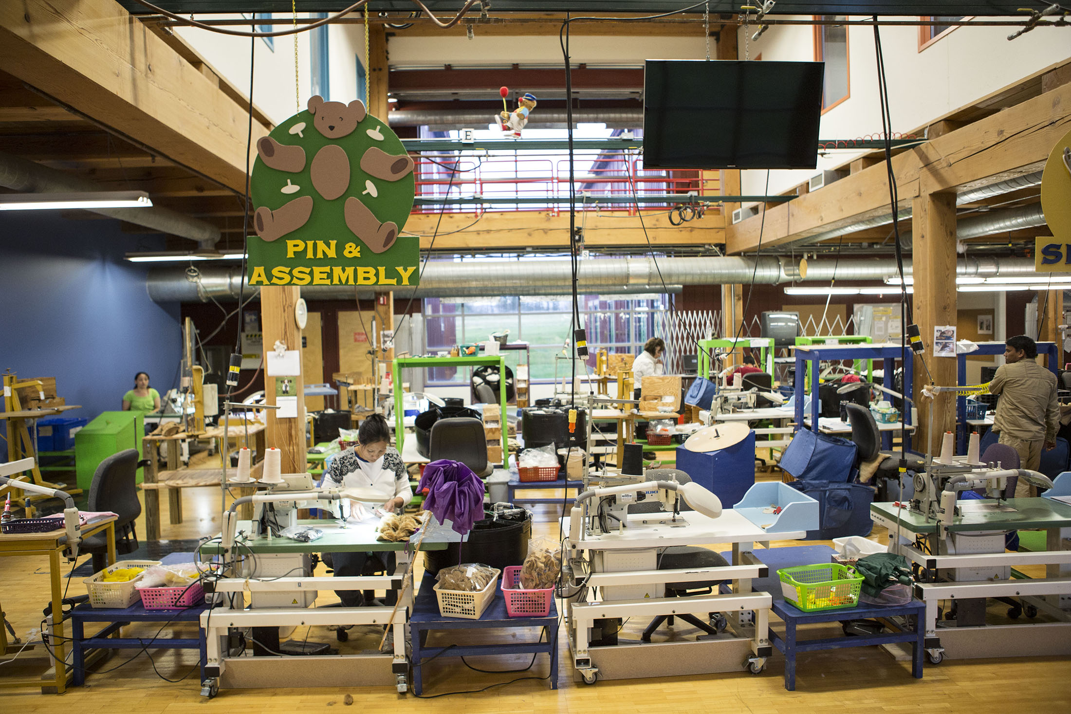 Where Cuddly Is Made: Inside the Vermont Teddy Bear Factory - Bloomberg