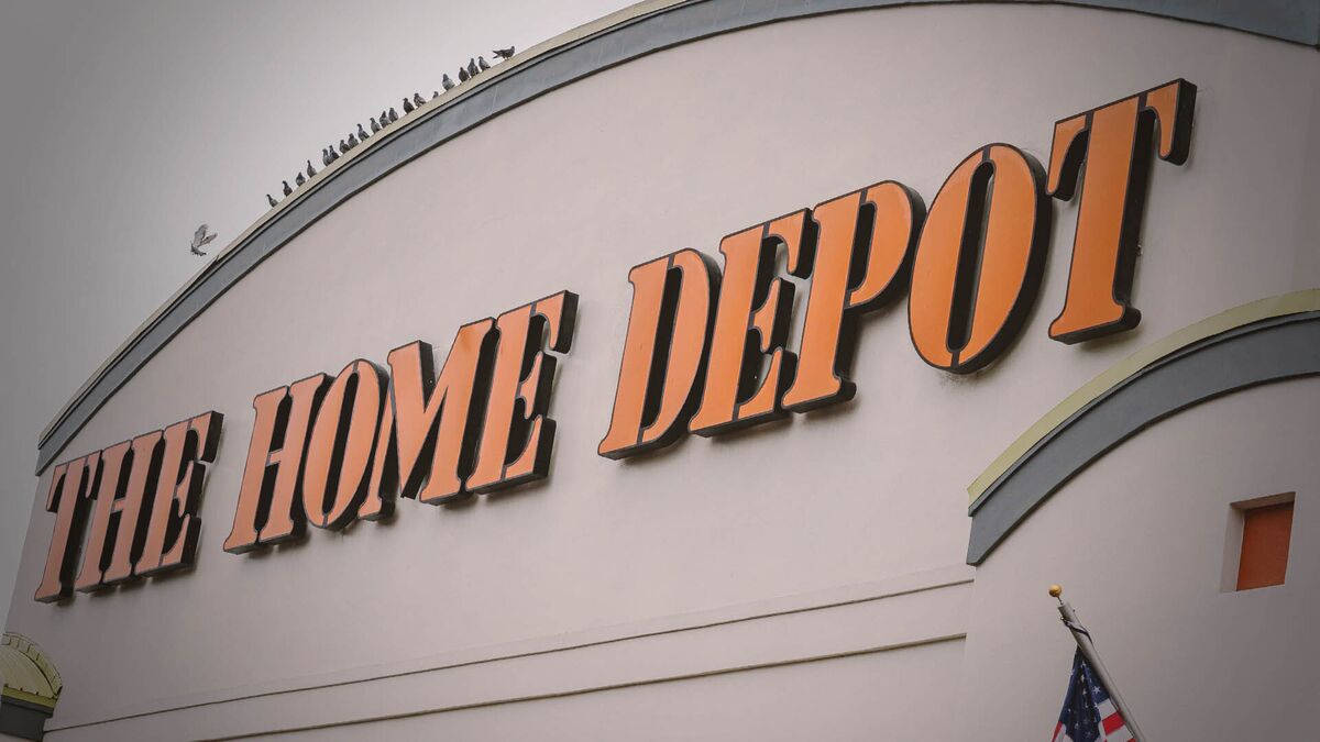 Redburn Analyst on His Call to Cut Microsoft, Amazon