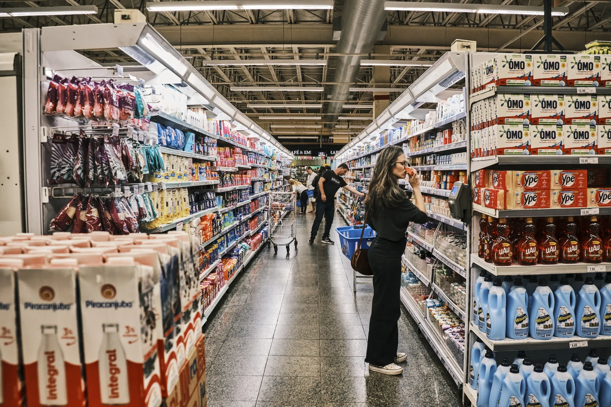 Analysts see consumer price increases at 4.3% by this December and 3.92% at the end of next year.