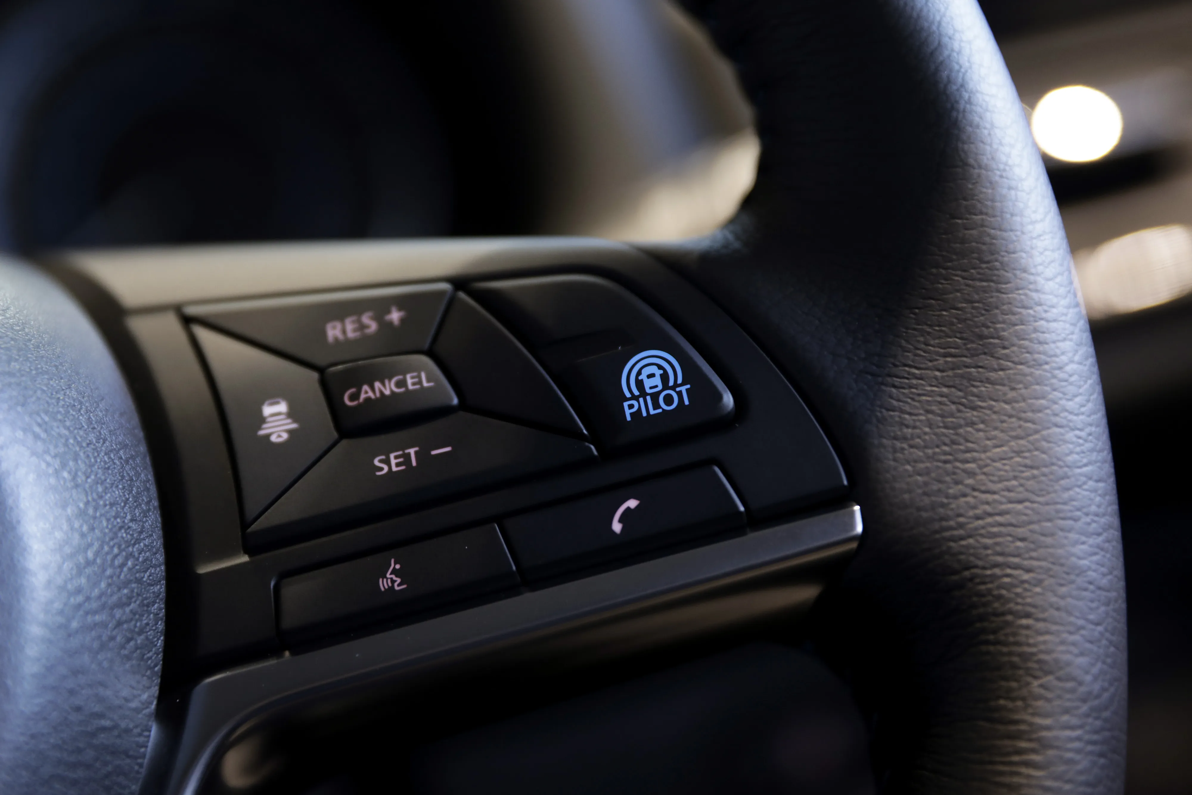 Nissan Unveils a Leaf That Drives Longer to Take on Tesla, Chevy