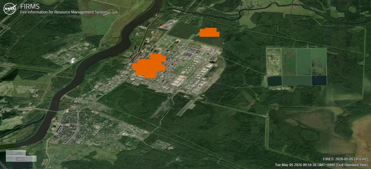 May 5 satellite imagery from NASA FIRMS suggests fire at the major oil refinery in Kirishi