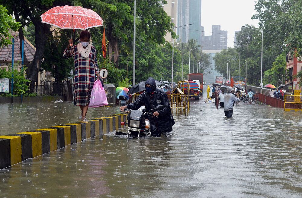 Heaviest One Day August Rain In 47 Years Slams India Finance Hub Bloomberg