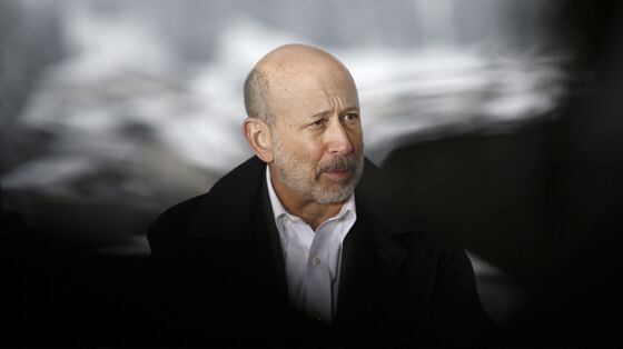 Blankfein Says U.S. Will Have to Suffer Through Spike in Viruses