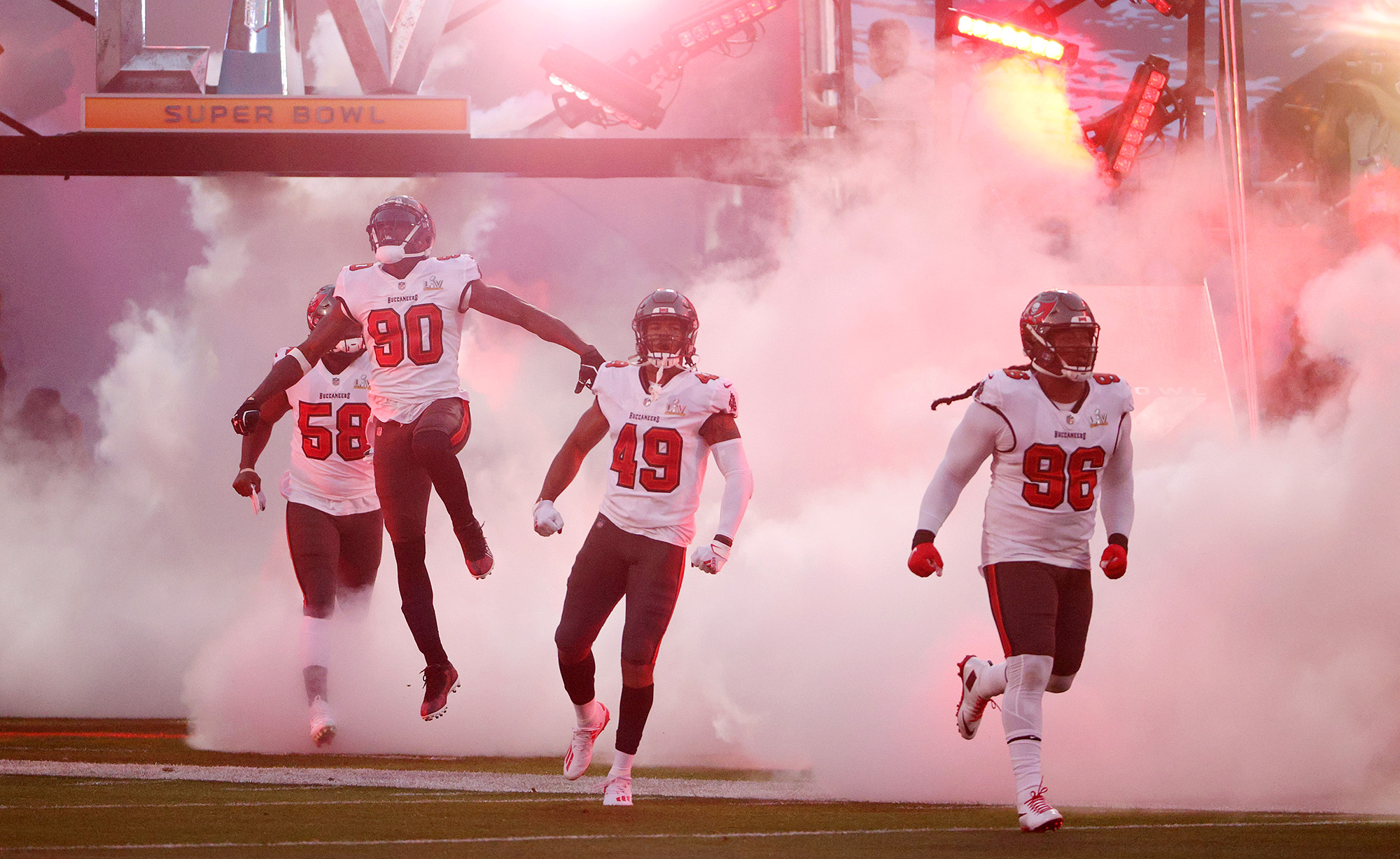 Falcons 1st NFL team to have 100 percent of players vaccinated