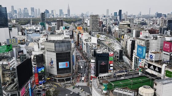 Japan Sinks Into Recession as Gloom Deepens for World Economy