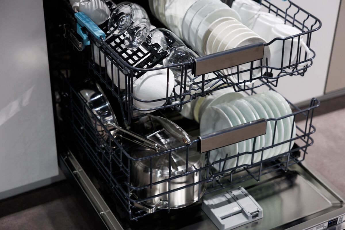 Carlyle Buys Korea Home Appliance Rental Firm for $700 Million