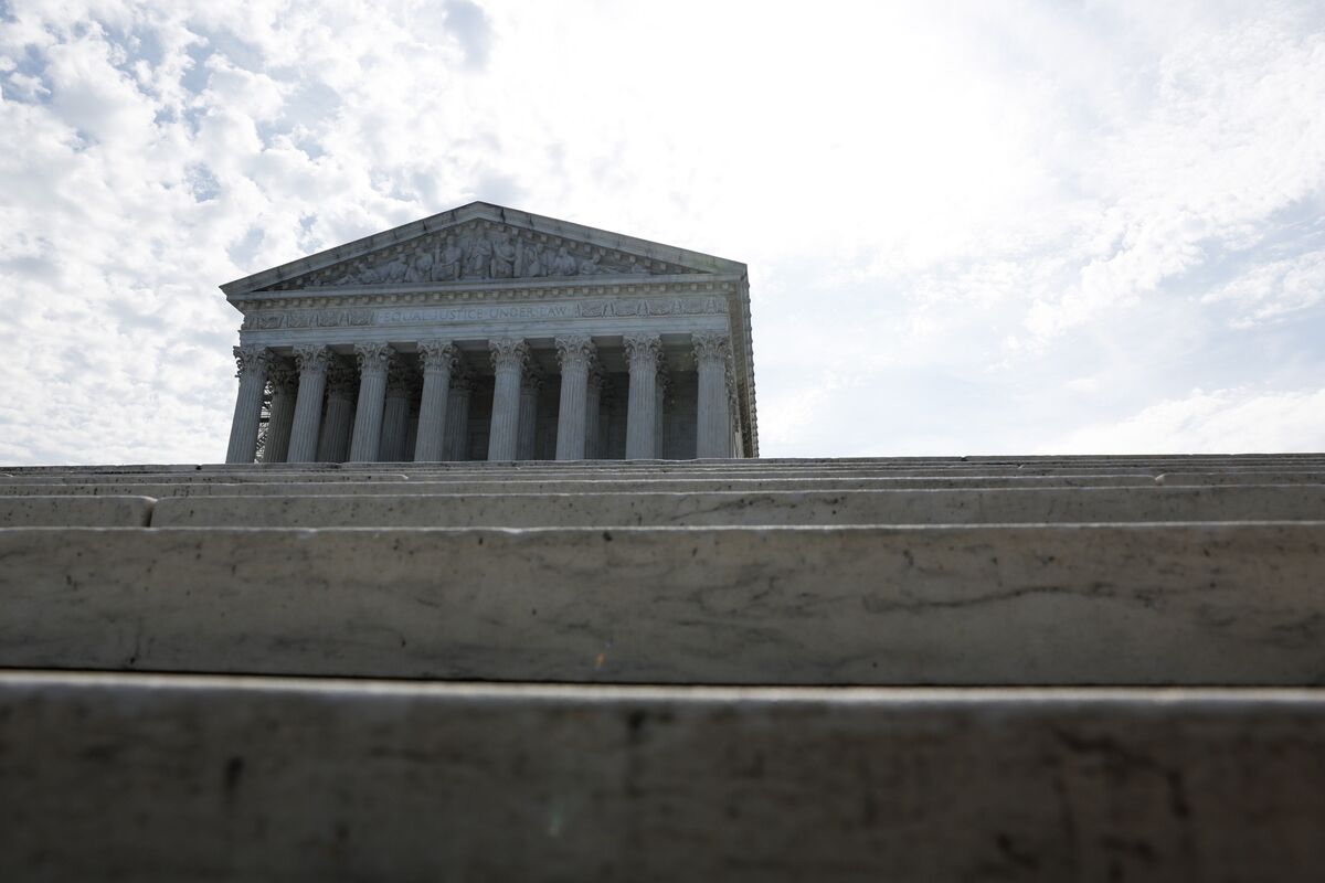 Supreme Court Justice shares WWII POW story > Columbus Air Force Base >  Article Display