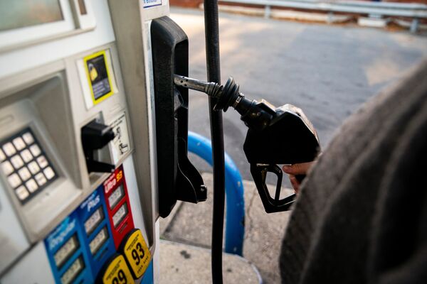 Gasoline Prices Drop For 60 Days In Win For US Holiday Spending 