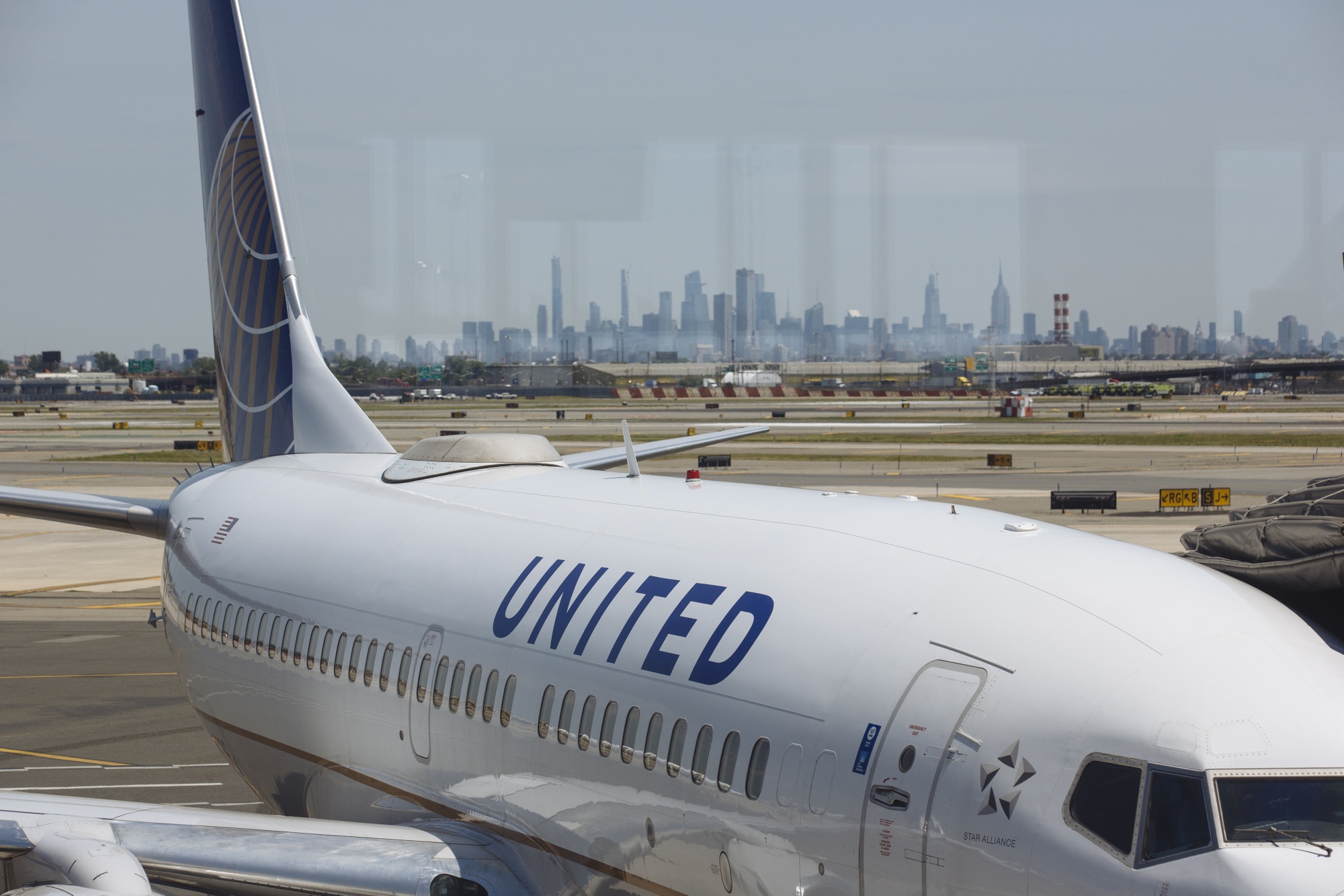 United Air Sets Virus Testing on Newark EWR Airport to London