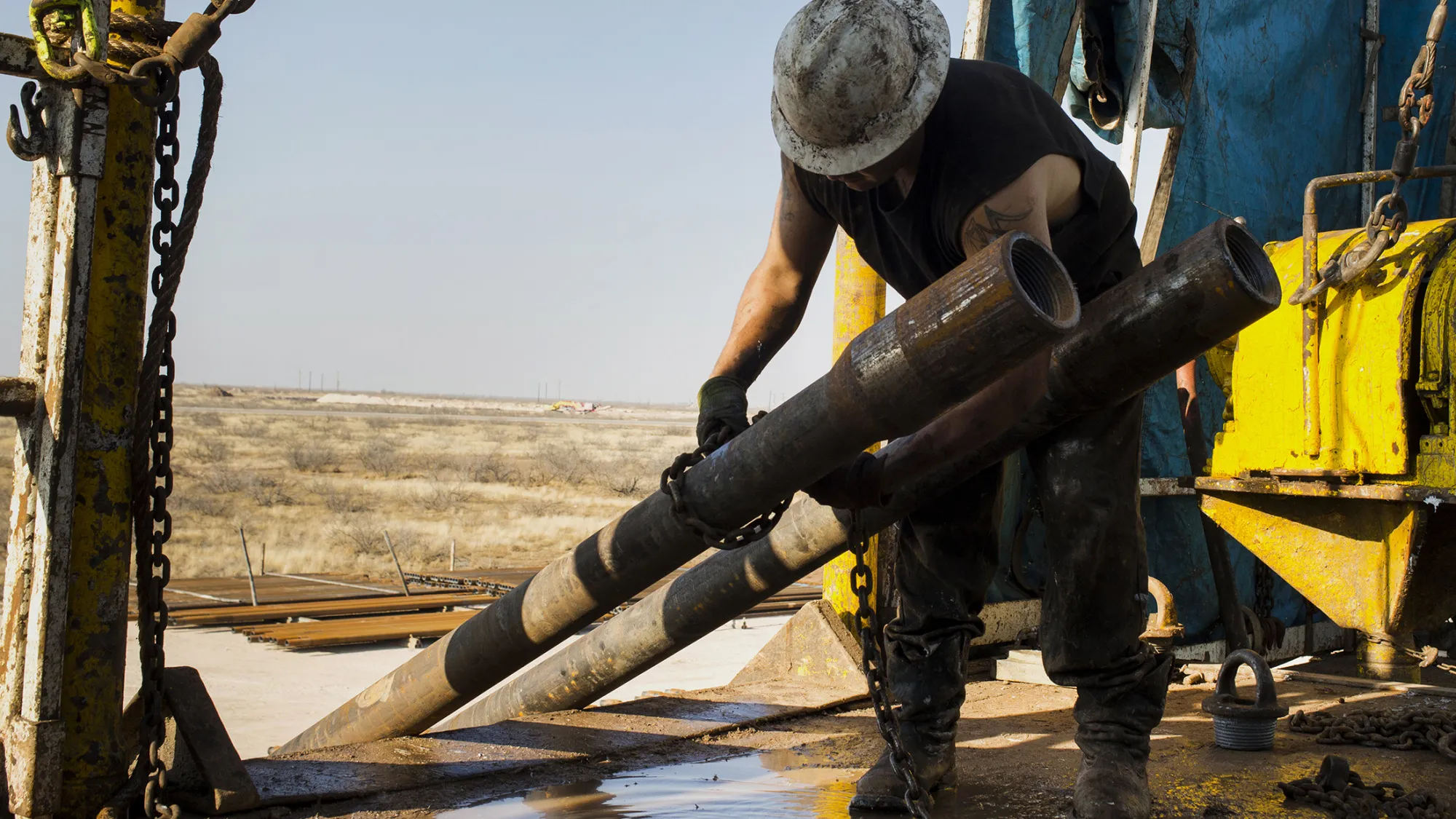Oil-Bust Veterans Brace For Storm Unseen By Shale-Boom Neophytes