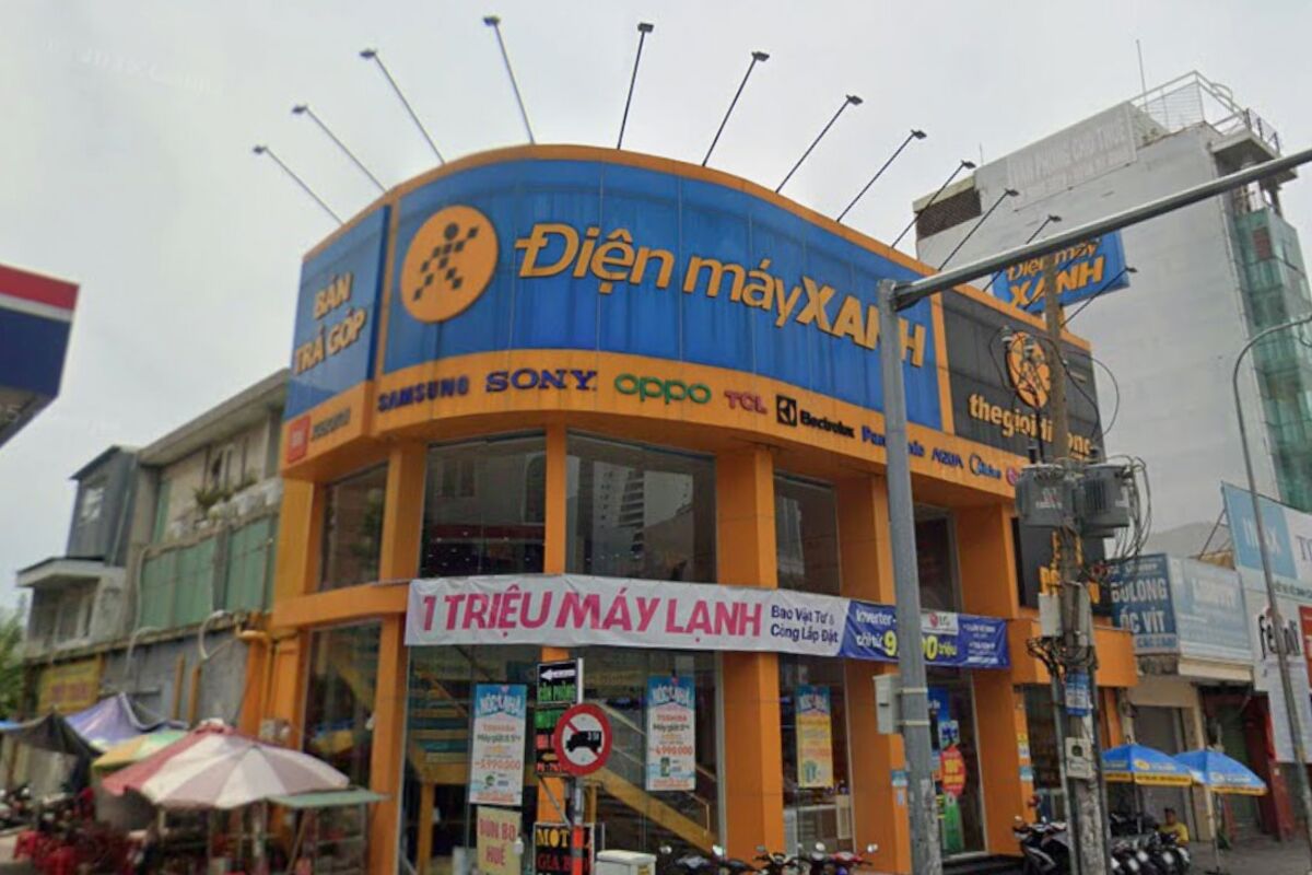 Vietnam’s Mobile World Plans IPO of Electronics Unit Next Year