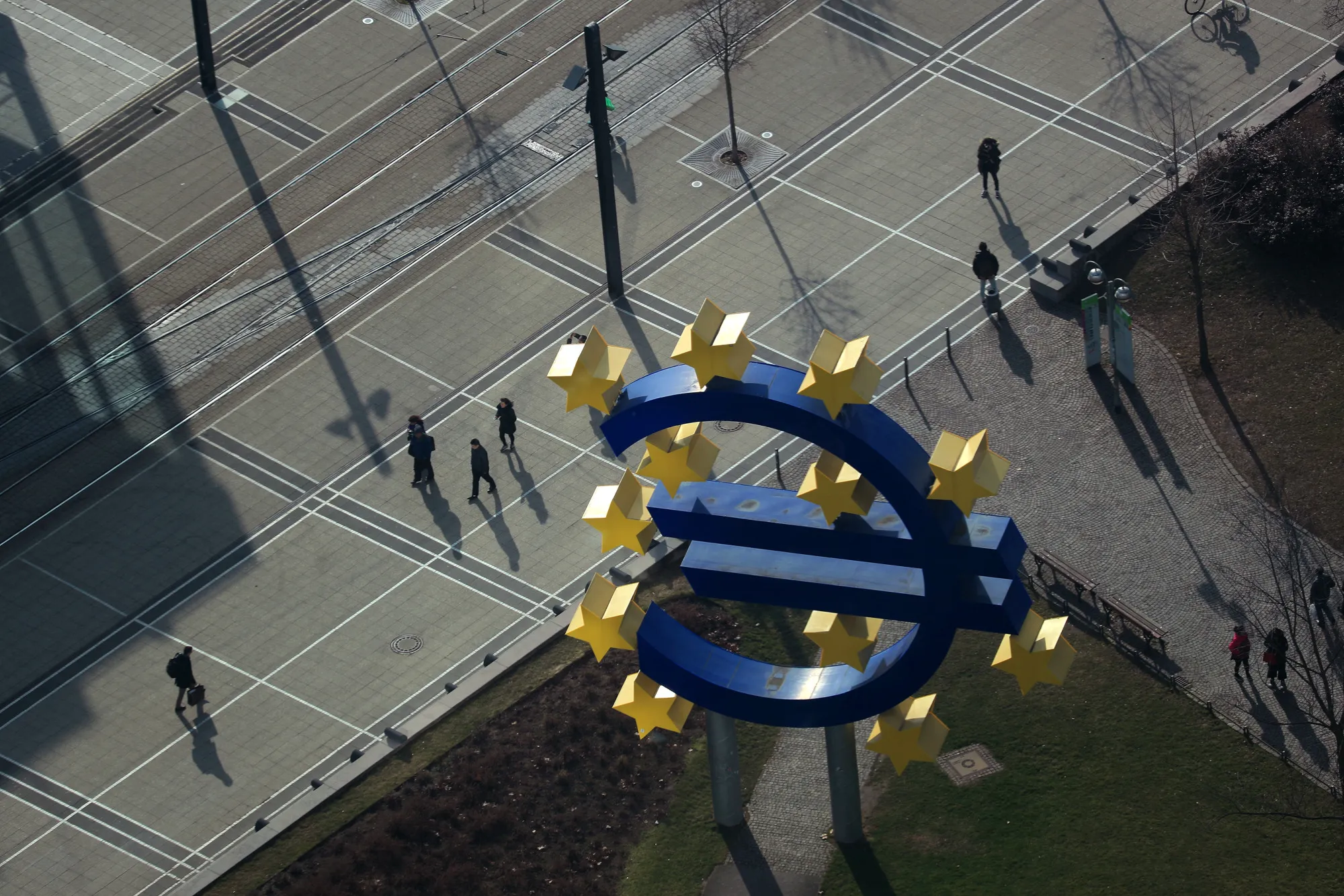 Euro Plummets to 117-Month Low | Critical FX Risk for EU Sellers