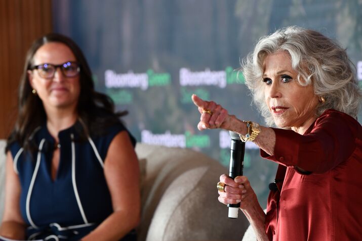 Jane Fonda Warns of 'Two Essential Crises'