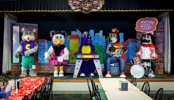 Animatronic Animals Won't Be Part of the Public Chuck E. Cheese