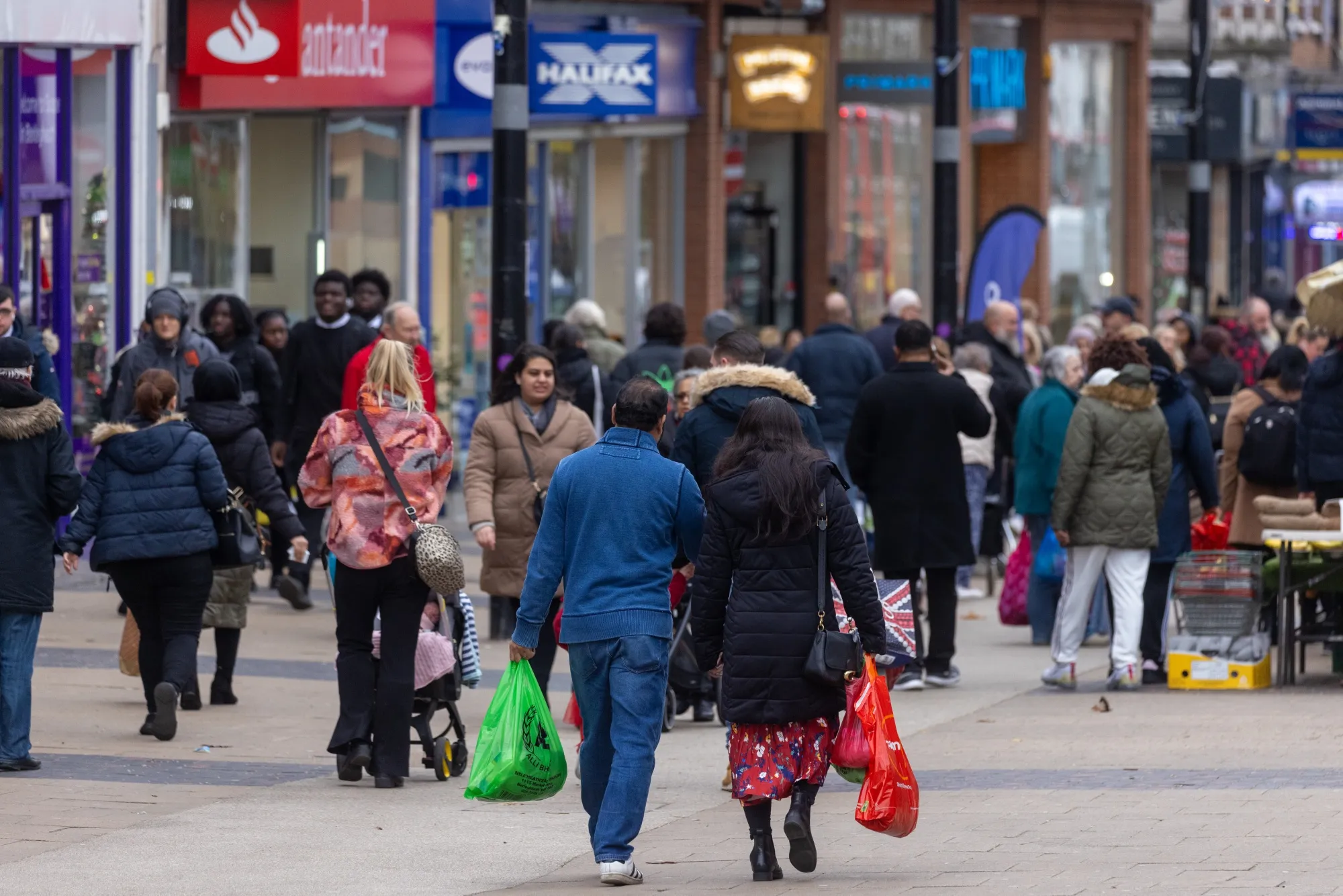 Are we in recession? The jury’s still out. But it hasn’t stopped consumers from shopping.&nbsp;