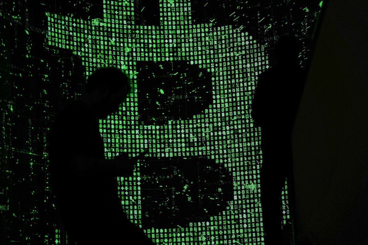 ビットコイン、米国株より値動き小さく－米関税で相関関係に変化も - Bloomberg