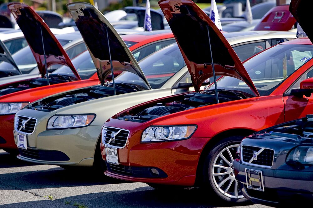 Volvo Recalls 460 000 Cars After Air Bag Rupture Fatality Bloomberg