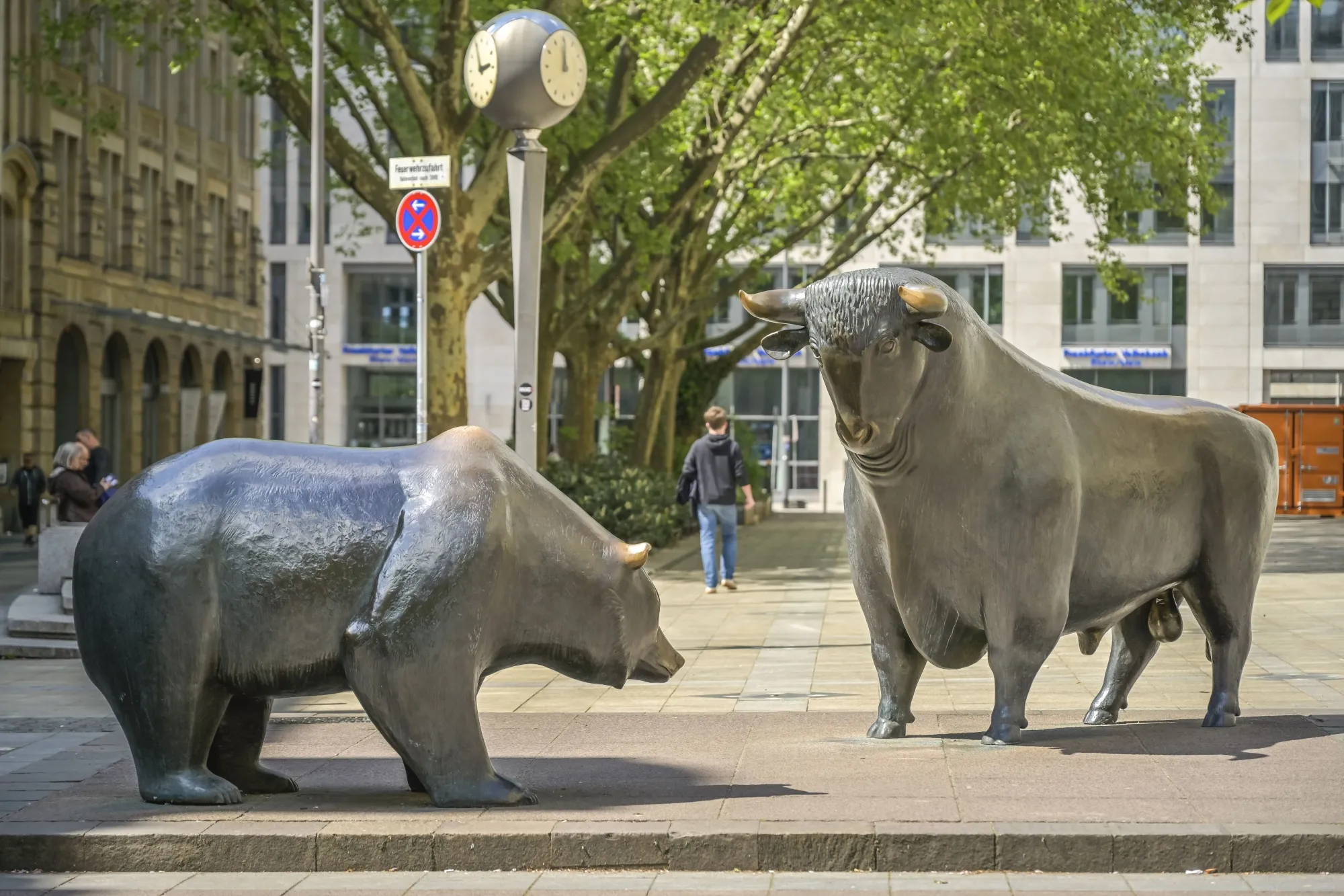 Bears have the upper hand over bulls in the crude market —&nbsp;for now.