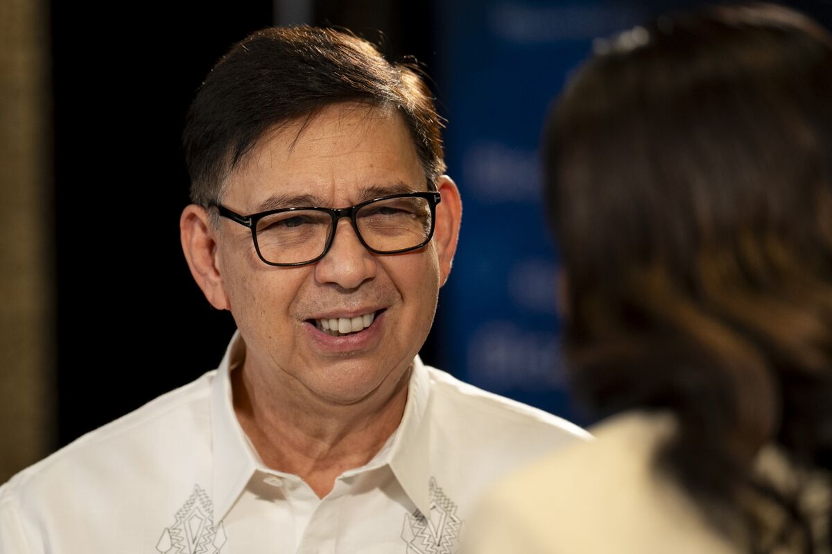 Philippines Finance Chief Warns Graft Scandal Will Slow Economy