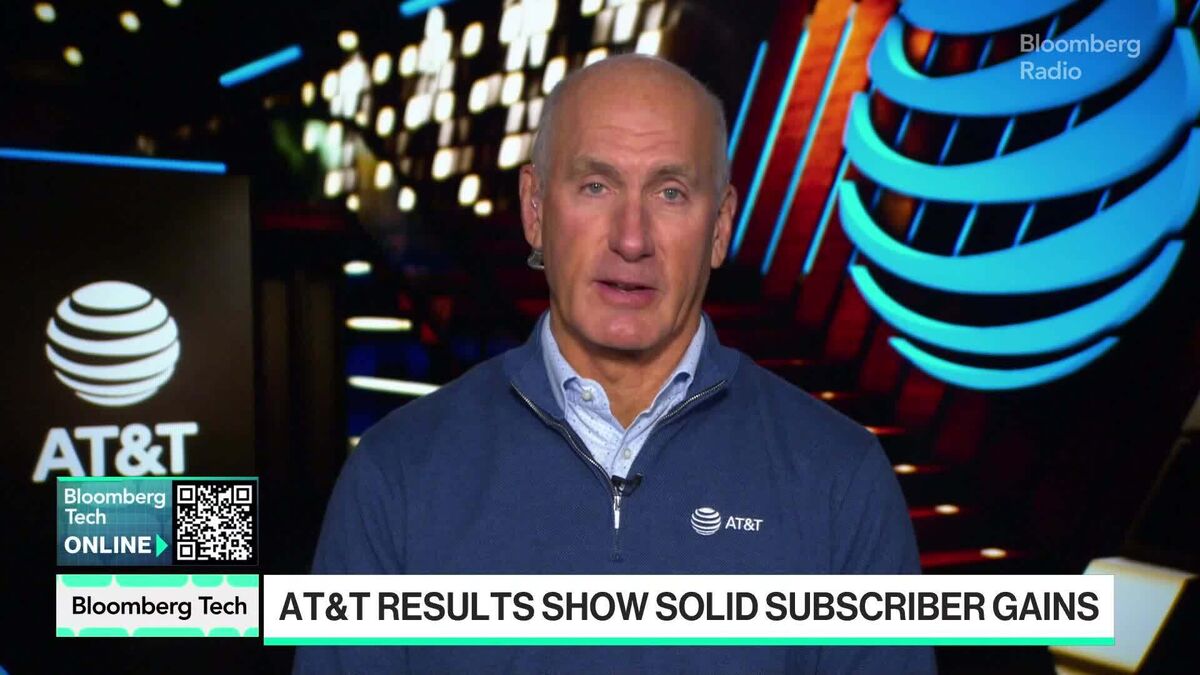 AT&T CEO on 3Q Earnings, Subscriber Gains & Latest iPhone Cycle