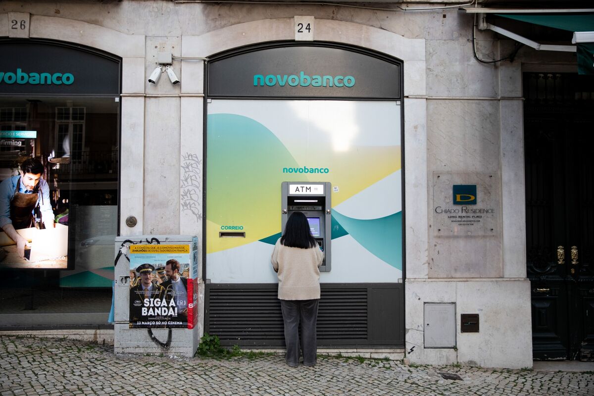 In Portugal, Novo Banco Sale Spark Fears of Excessive Spanish Presence -  Bloomberg