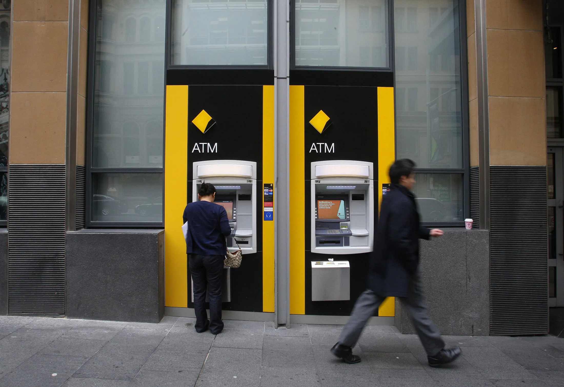 1502073993_commonwealth bank atm lede