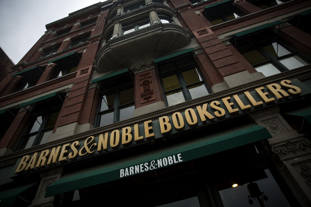 Barnes Noble Sale It Can T Blame Amazon For Everything Bloomberg