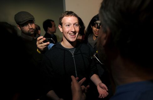 Facebook’s Zuckerberg to Host Fundraiser for Chris Christie