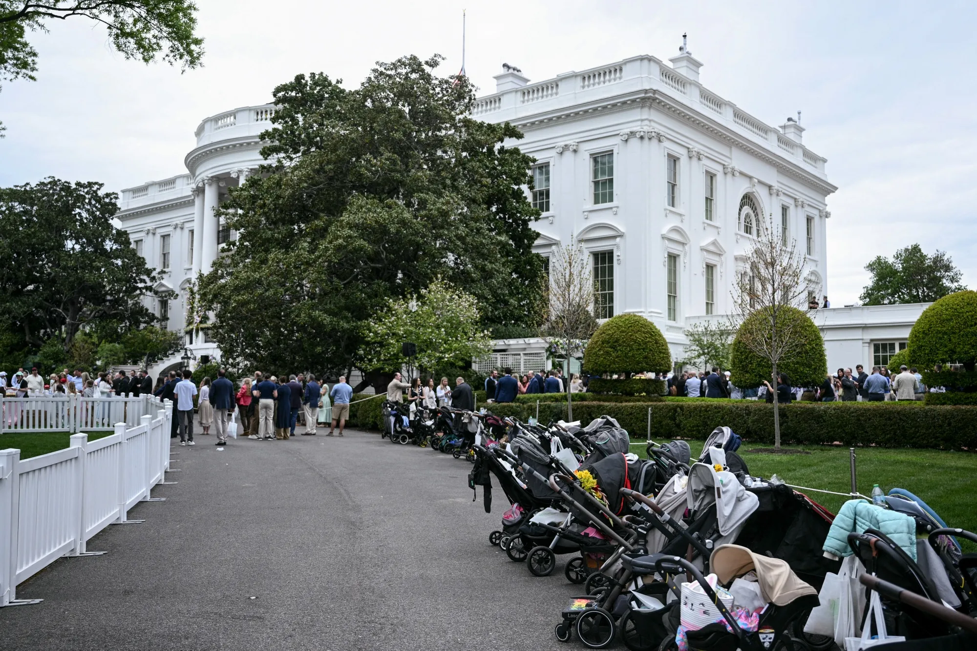 Strollers&nbsp;parked&nbsp;on the South Lawn of the White House on April 21.