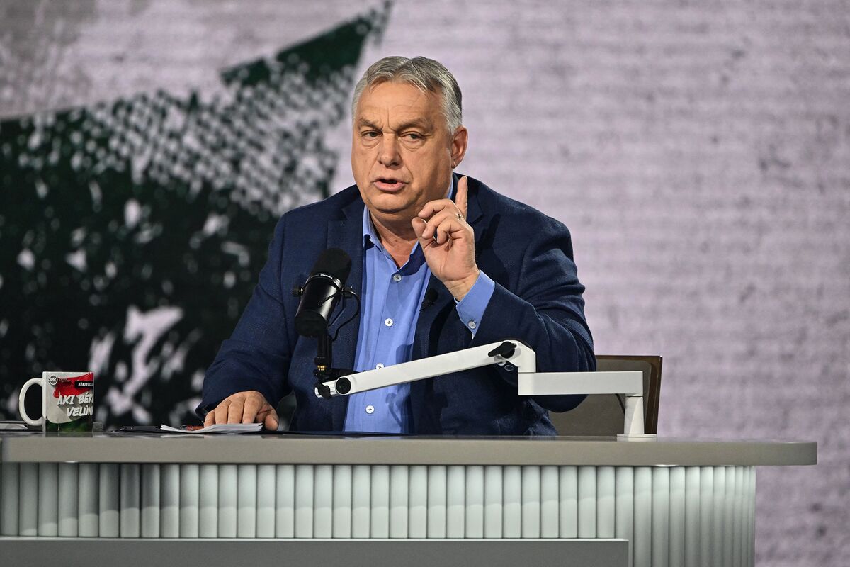 
                            Hungarian Opposition Demands Orban Resign Over Abuse Scandal