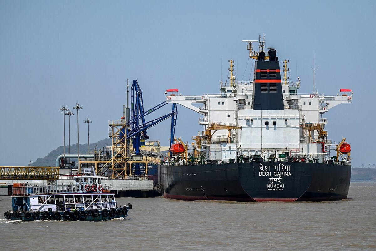 India Prepares to Send Oil Tankers Through Hormuz for New Supply