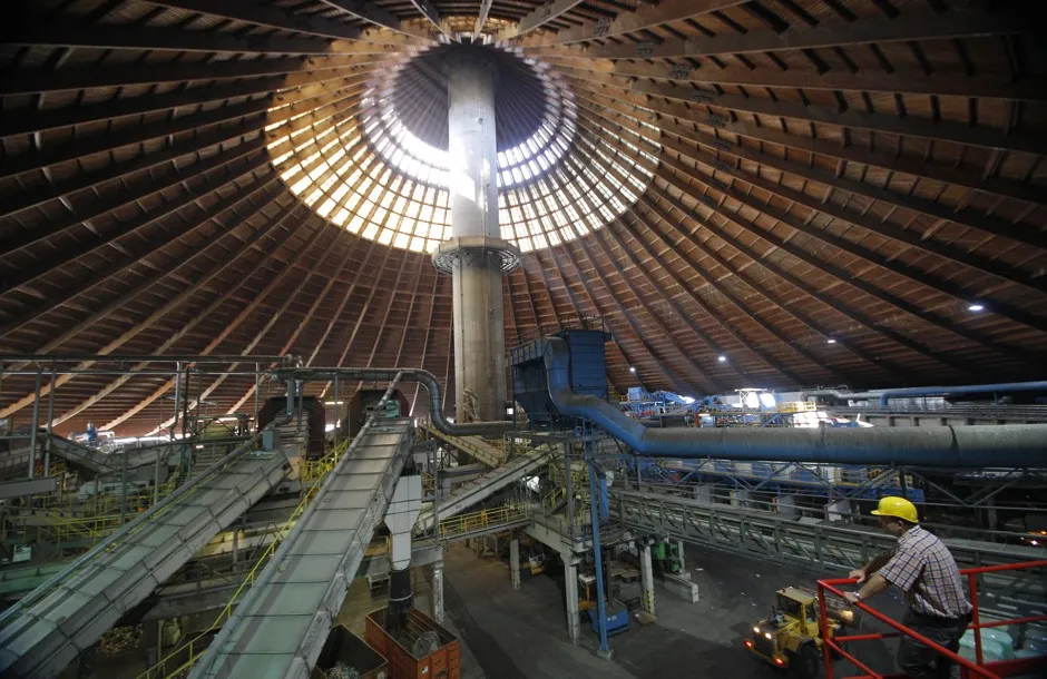 Vienna's "Rinterzelt" waste-processing plant, among the world's largest, has come to be recognized as one of the city's best known modern landmarks.