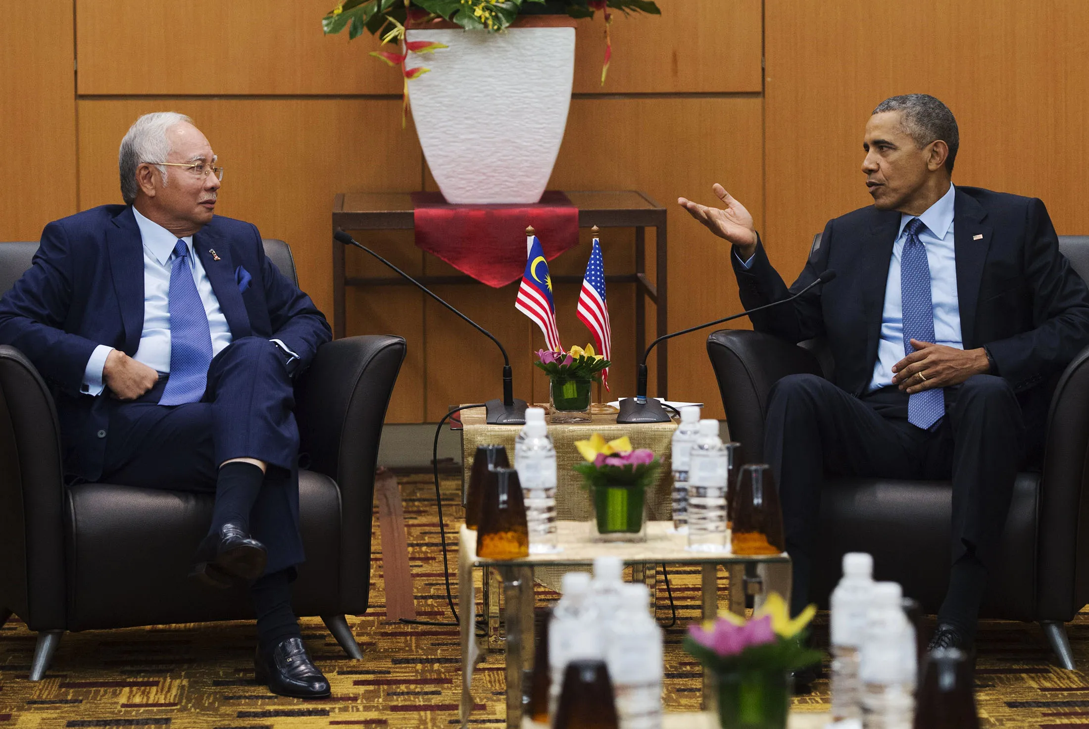 Malaysian Prime Minister Najib Razak and US President Barack Obama hold a meeting at the Kuala Lumpur Convention Center prior to the start of the ASEAN Summit in Kuala Lumpur.
