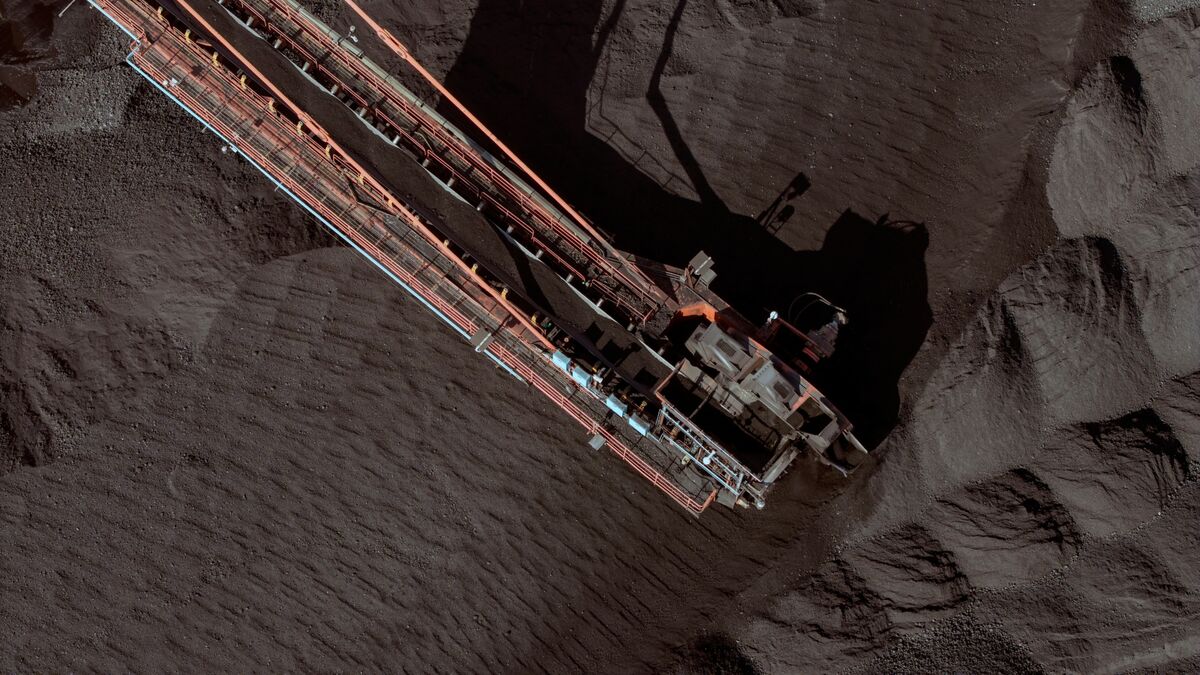 China’s Energy Buffer Faces Winter Test as Coal Production Falters
