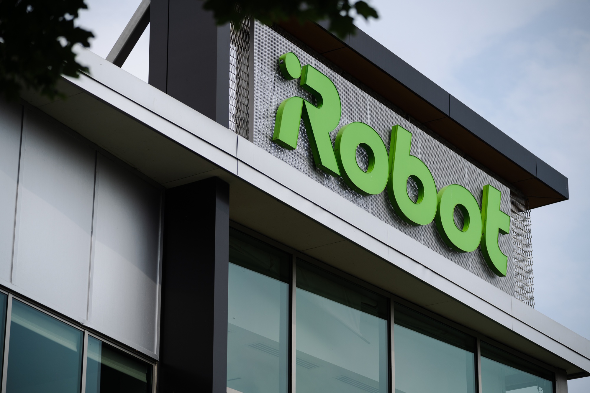 iRobot offers a Roomba membership program and I am (good) shook.