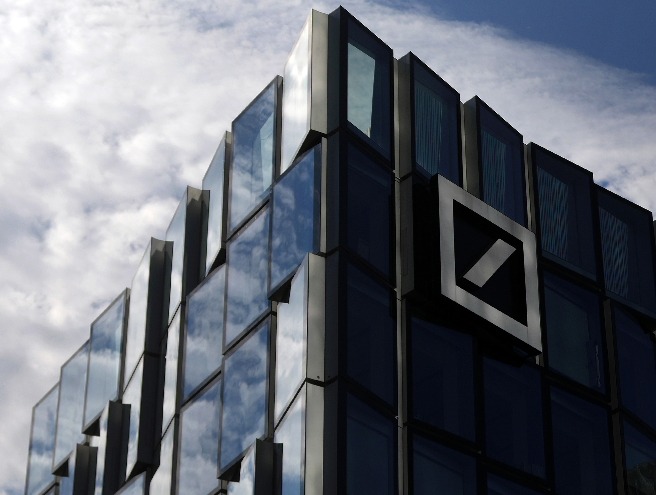 Germany Probes Deutsche Bank Payments To Saudi Royal Adviser Ft