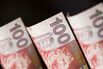 Hong Kong Dollar Forwards Sink to Weakest Since 1999 on Peg Bets