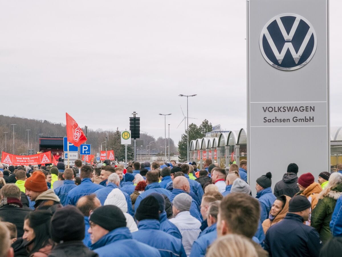 Volkswagen Faces Labor Dispute and Cost Cuts