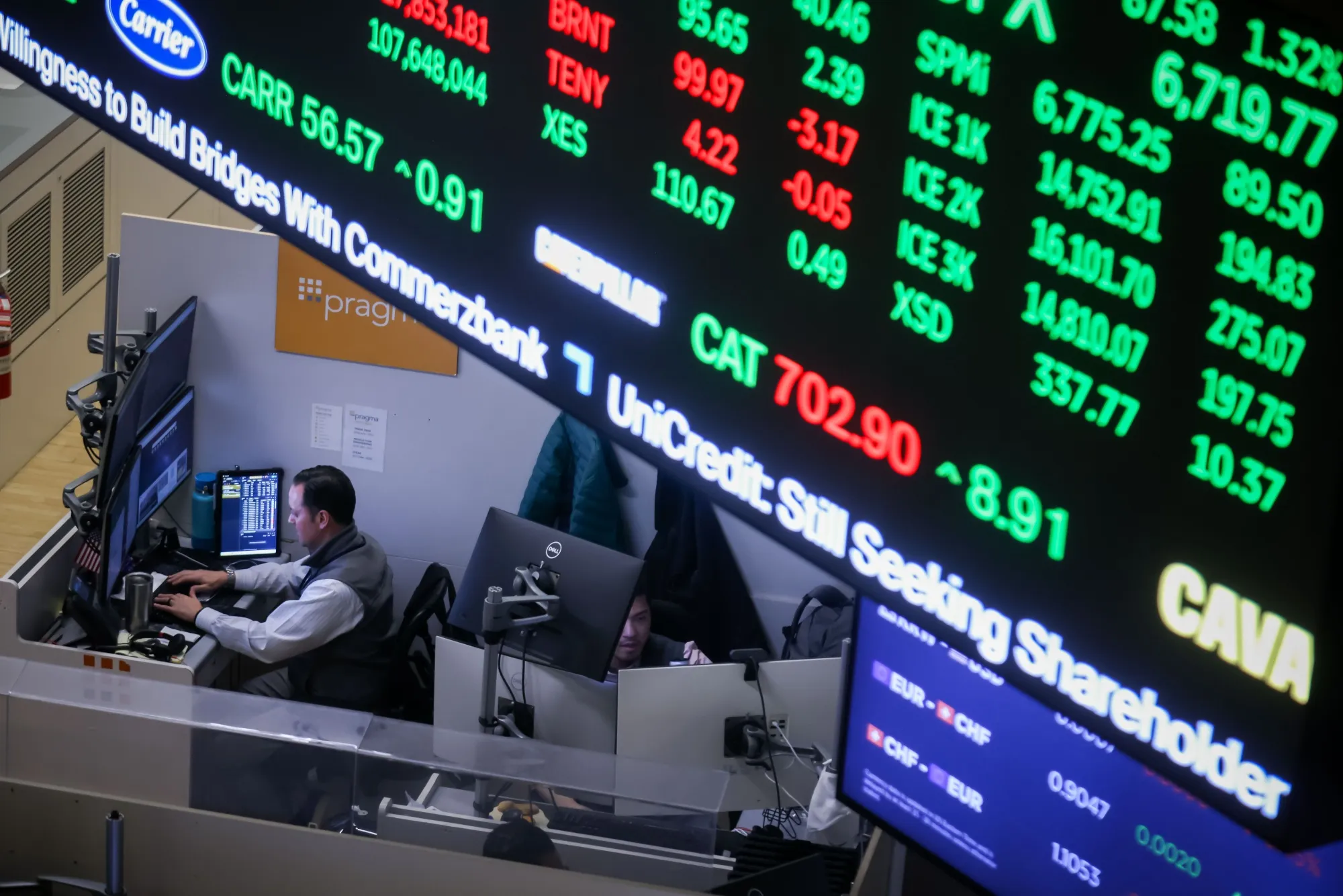 17日午前の米株相場は上昇