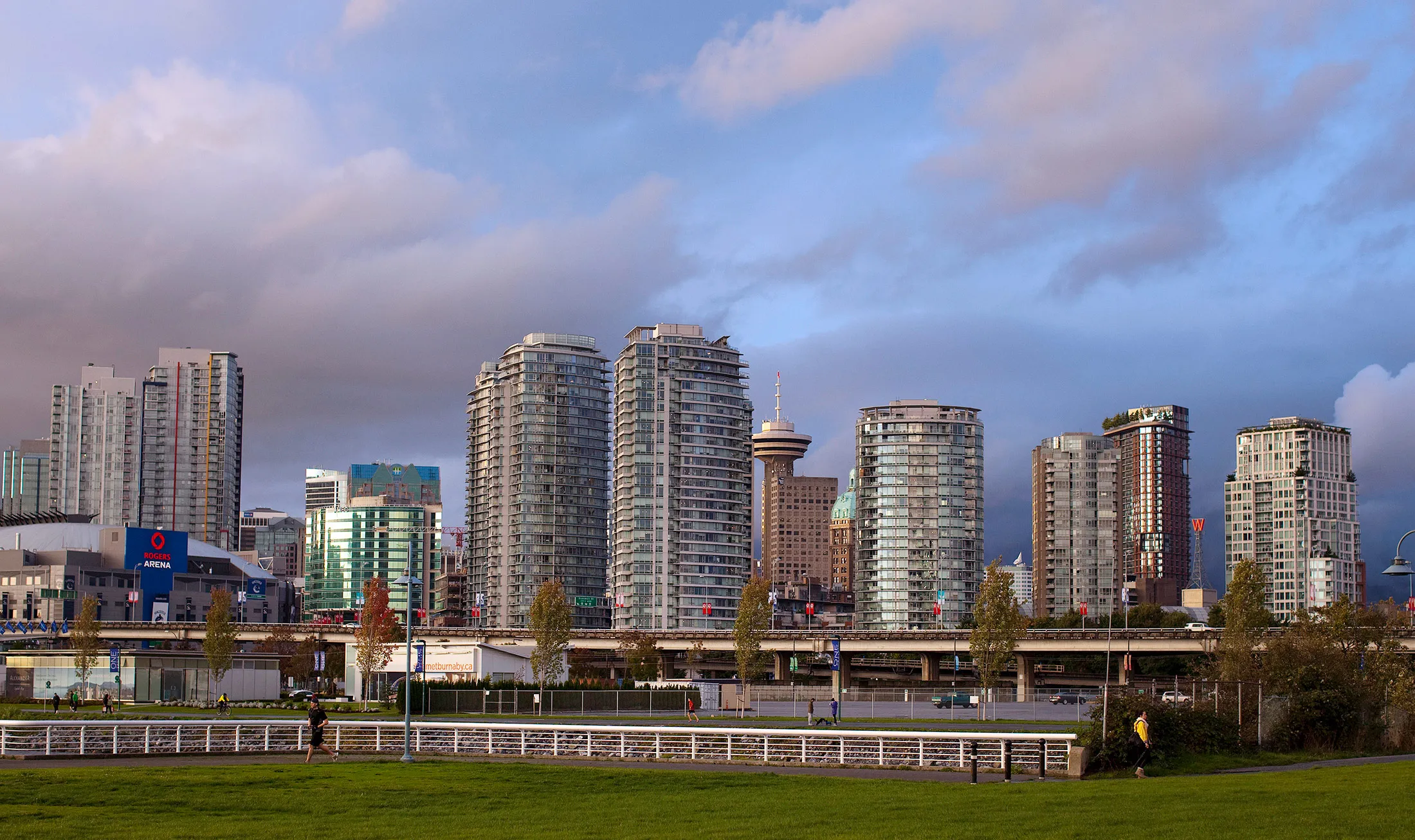 The Vancouver skylinr
