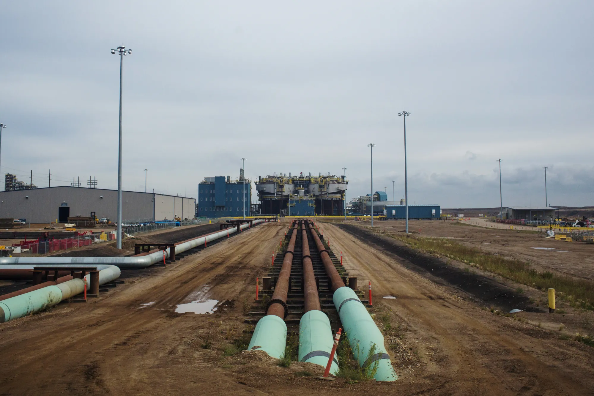 Syncrude Canada And Suncor Energy Facilities As Cleveland-Sized Mine Signals The Path For An Oil-Sands Revival 