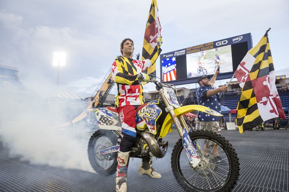 travis pastrana pit bike race