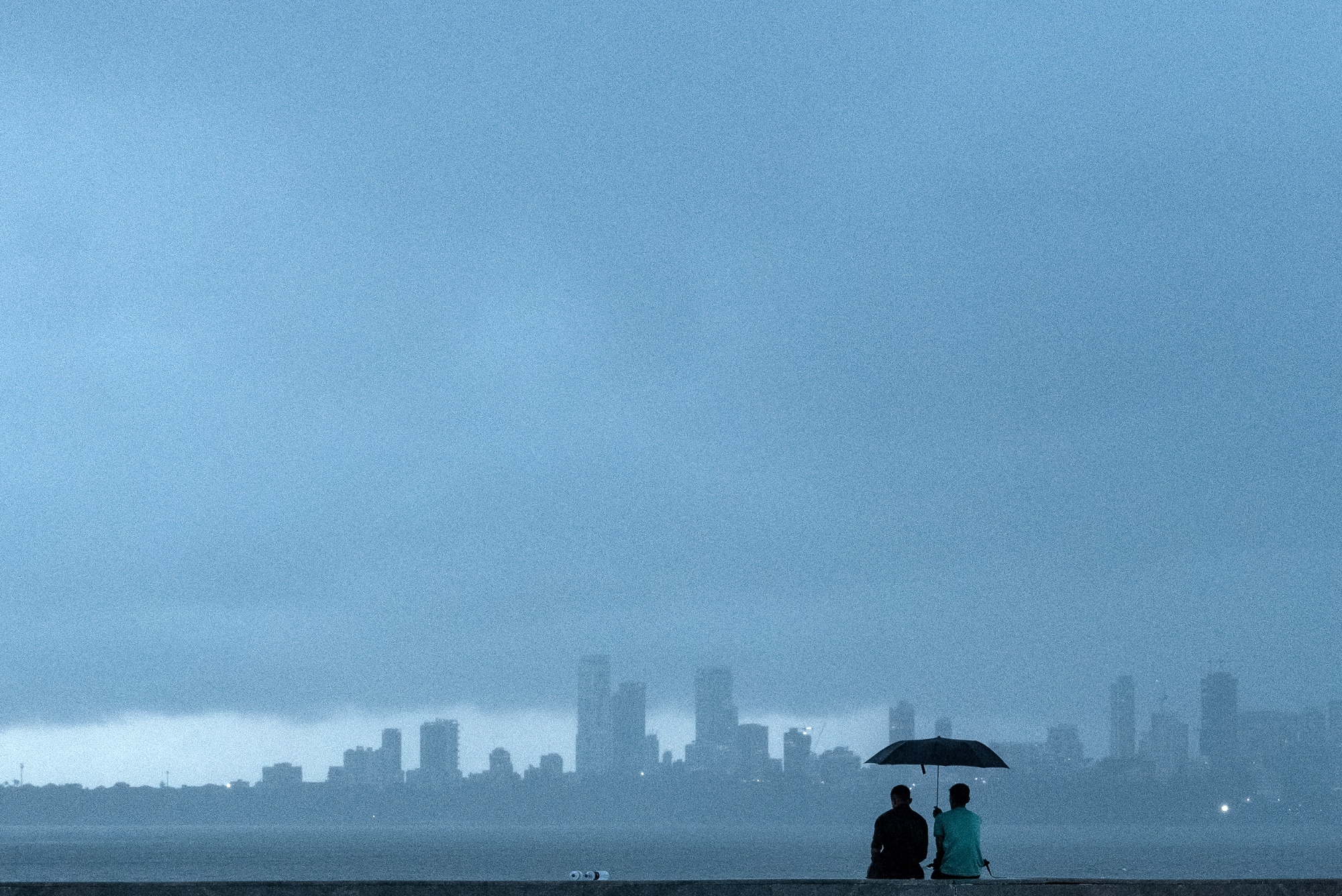 Image associated with story "India’s Richest State Rations Water After Worst Monsoon in Years"