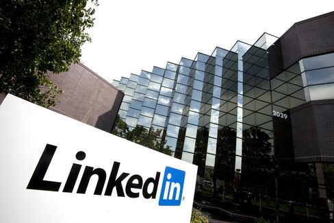 LinkedIn Said to Hire Banks to Advise on 2011 IPO