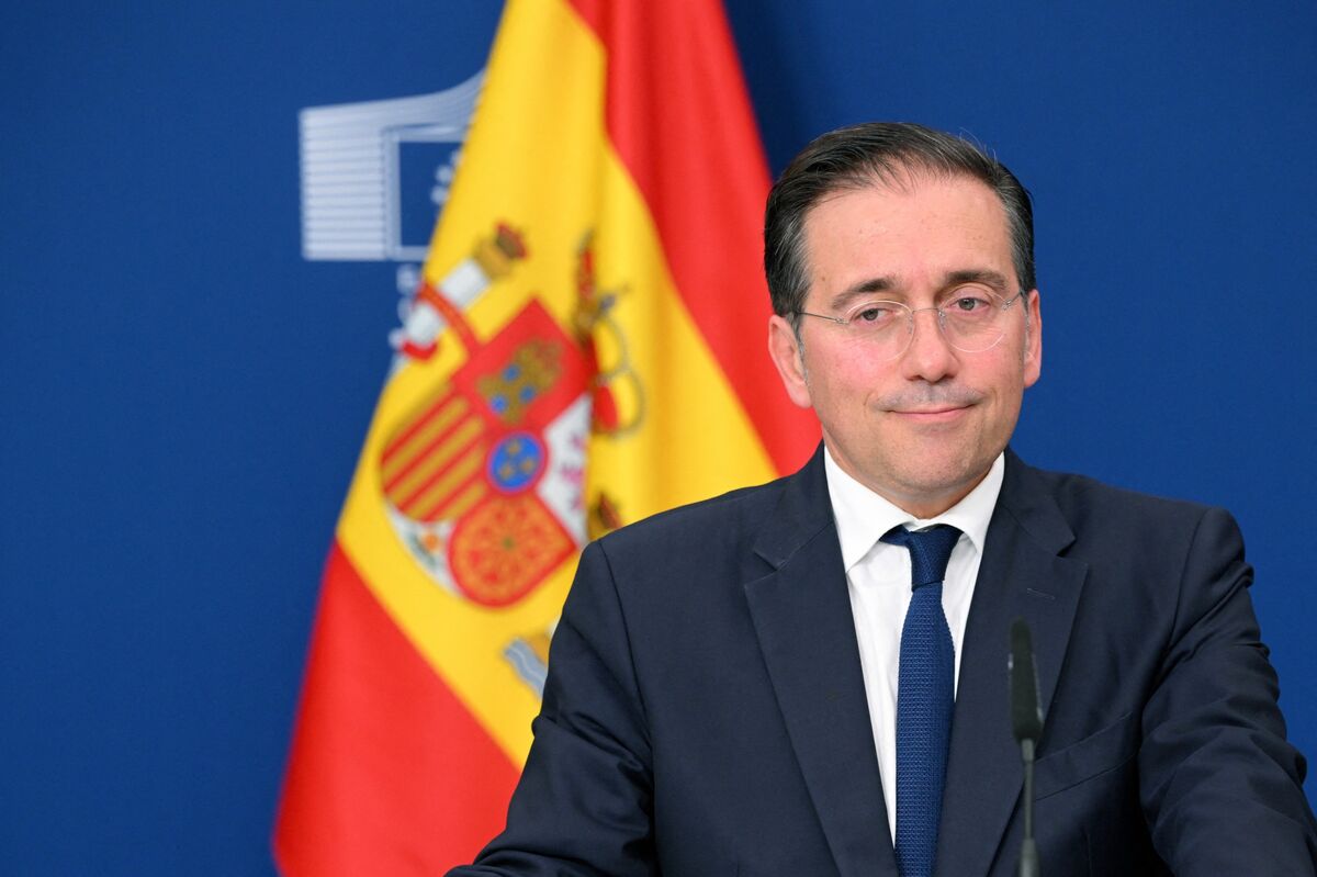 Spain Says NATO Spat Didn’t Prompt Exclusion From Ukraine Talks