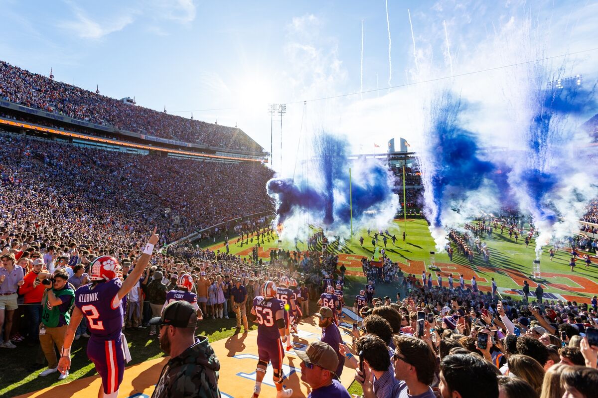 College Athletes’ Salaries Spark Worry for Higher-Ed Muni Buyers