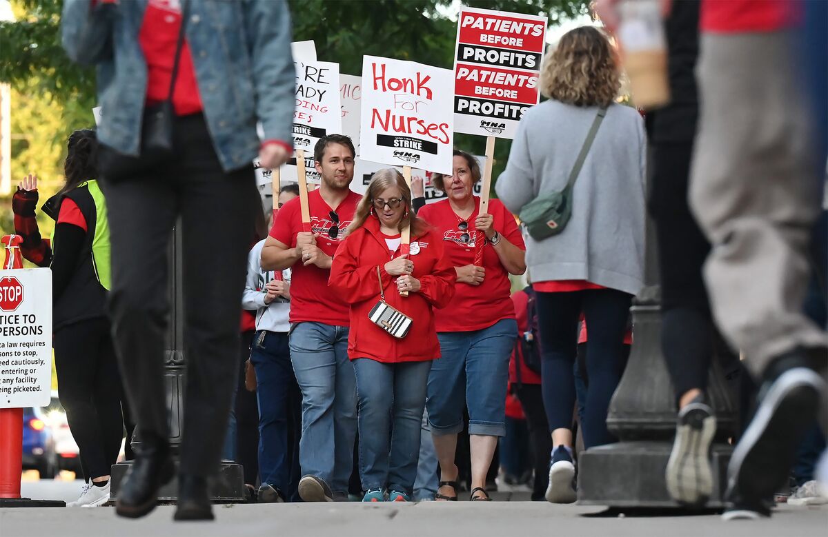 15,000 Minnesota nurses to on strike, citing staffing and patient care  problems