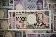Speculative Traders Boost Bullish Yen Bets to Record on Tariffs