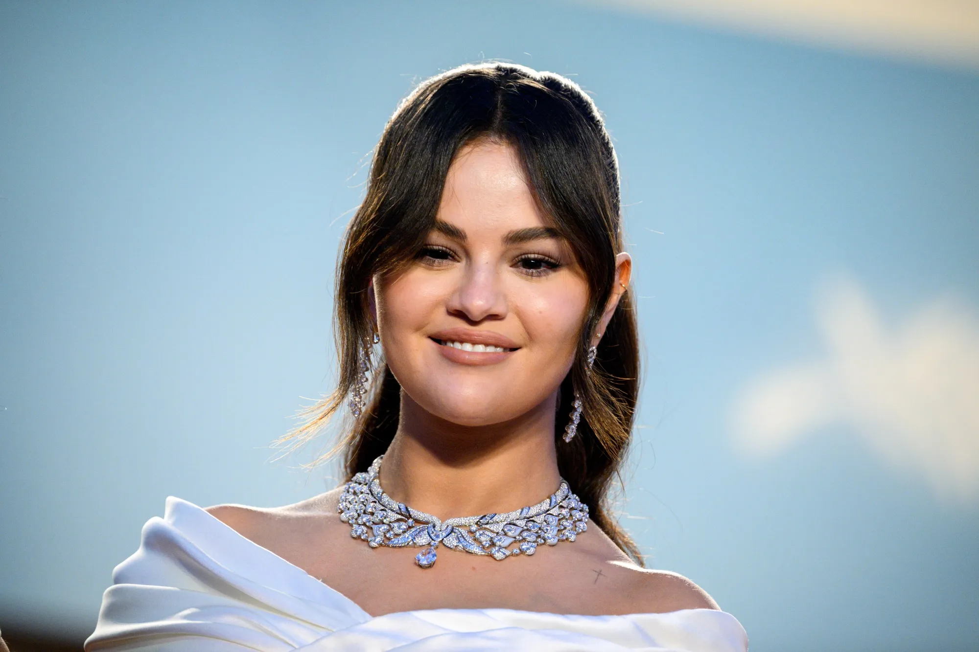 Selena Gomez Is a Billionaire After Rare Beauty Success: Exclusive - Bloomberg
